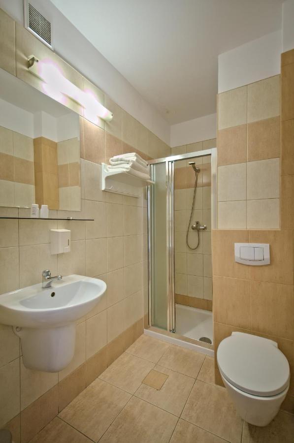 Hotel Sezam Kraczkowa Dış mekan fotoğraf