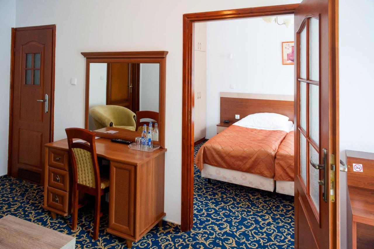 Hotel Sezam Kraczkowa Dış mekan fotoğraf