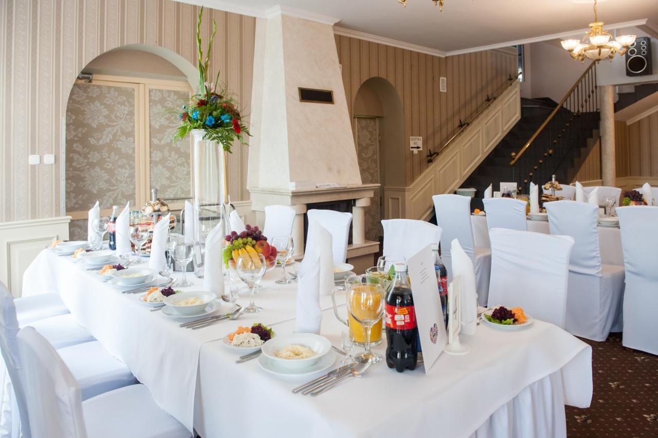 Hotel Sezam Kraczkowa Dış mekan fotoğraf